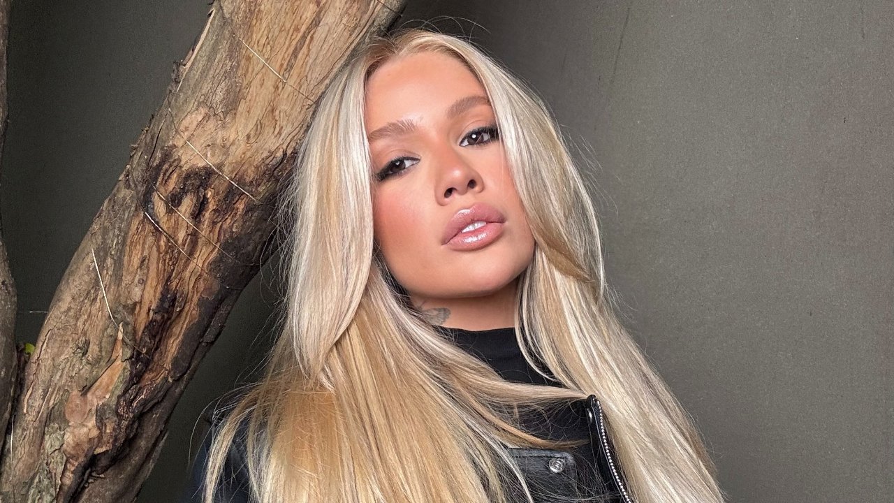 Karoline Lima reage a rumores de gravidez, desabafa sobre críticas ao corpo e faz alerta; assista
