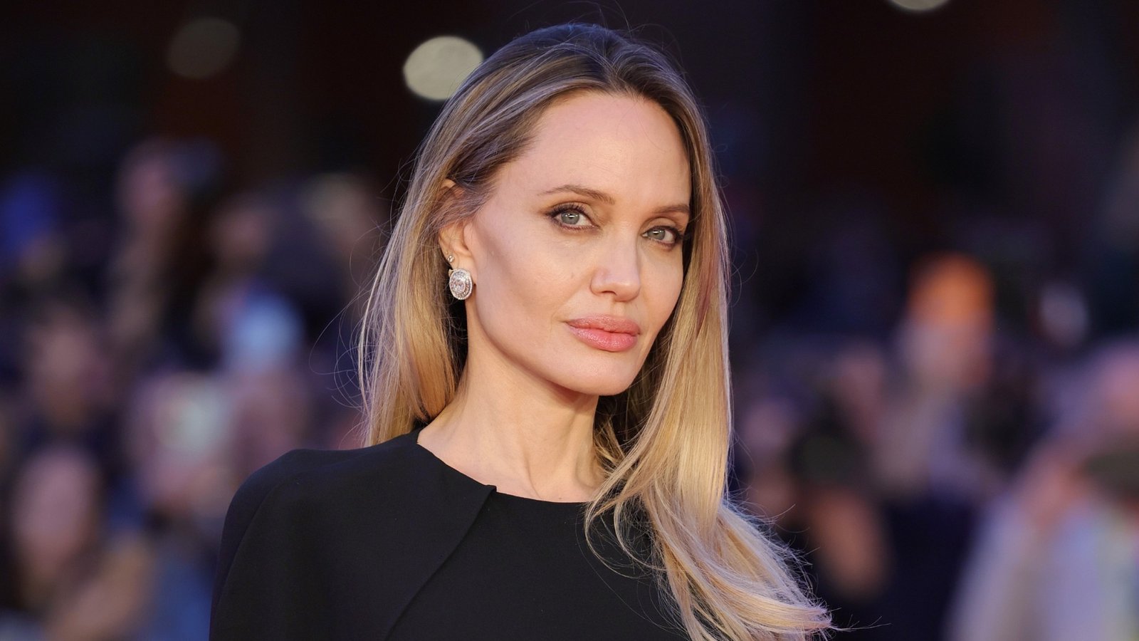 Angelina Jolie estaria aberta a novo amor, mas impõe condições, diz fonte; saiba quais