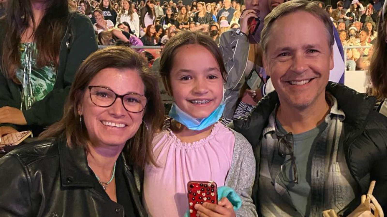 Filha do ator Chad Lowe morre aos 13 anos, e detalhe em comunicado da família chama atenção