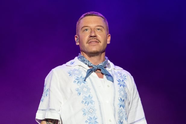 Macklemore é afastado da turnê de Ed Sheeran após ato pró-Palestina em show; rapper se pronuncia e expõe bastidores