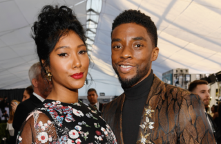 Família de Chadwick Boseman questionou presença de opioide no organismo do ator após sua morte; viúva também acusa irmãos