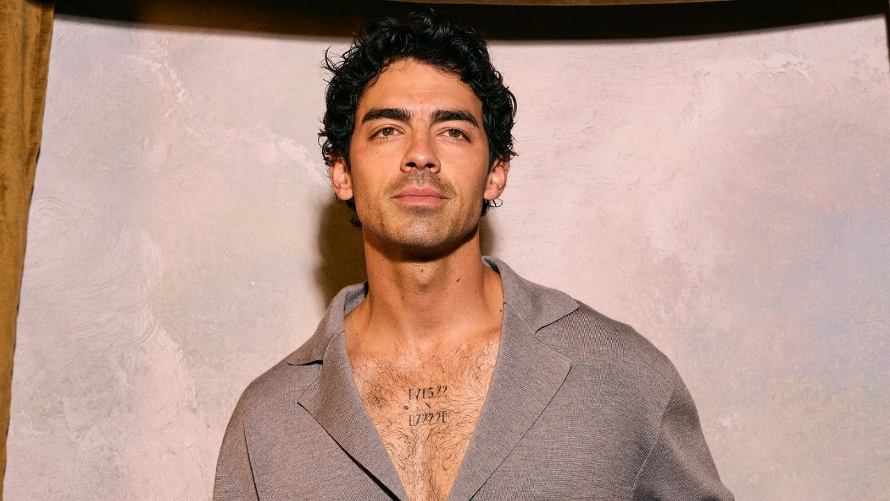 Joe Jonas revela queda “assustadora” de barco na Itália e conta a primeira coisa que fez após acidente; assista