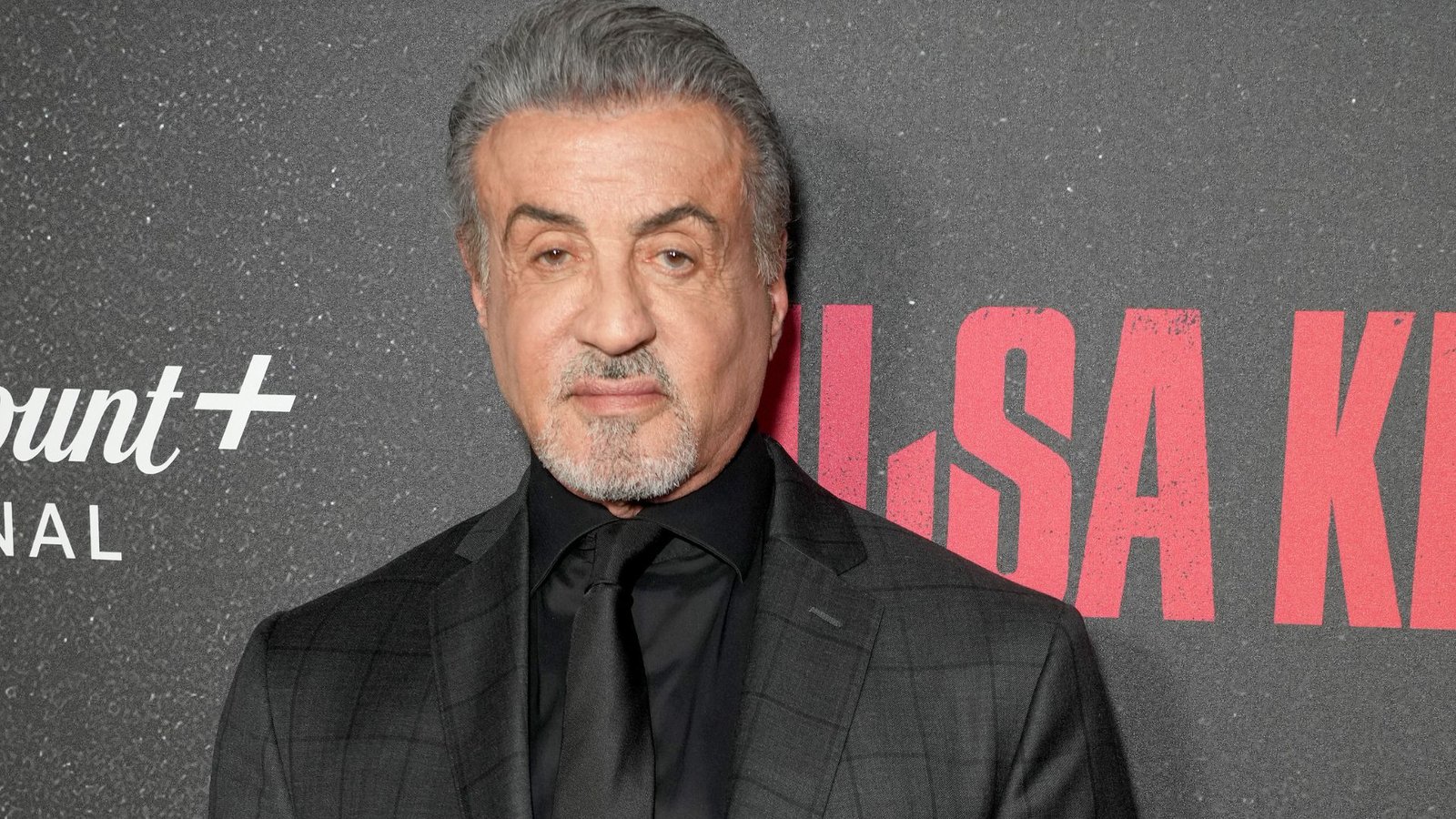 Sylvester Stallone revela “obsessão” pelo físico em Rocky, admite uso de esteroides e aponta consequências: “Teve um preço terrível”; assista