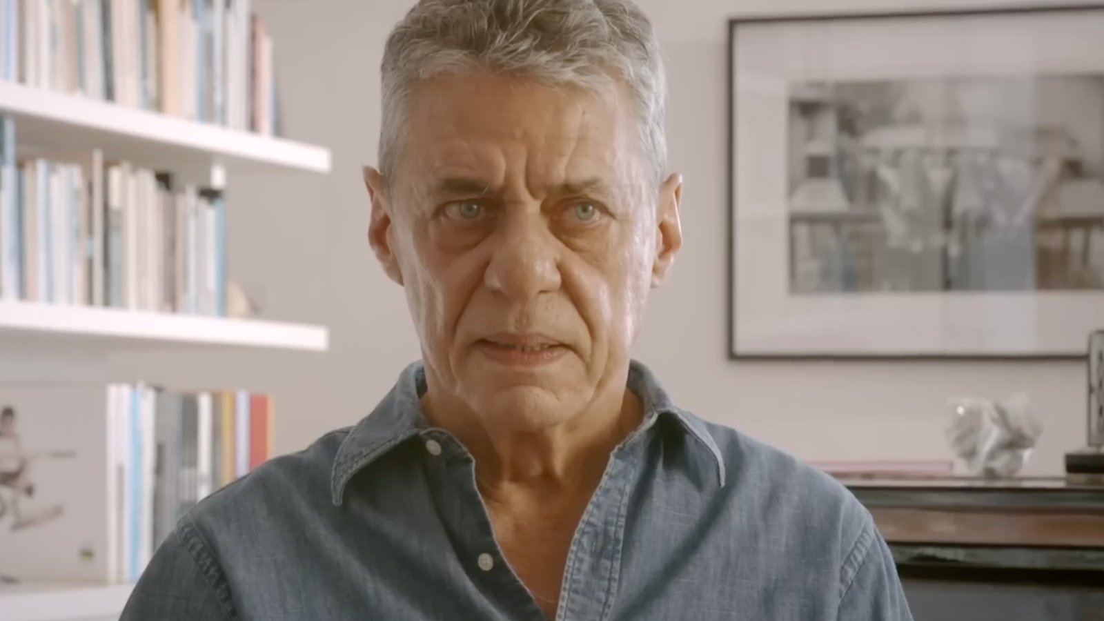 Chico Buarque recebe ameaça de morte, e defesa anuncia medida após suspeita de profissão do autor
