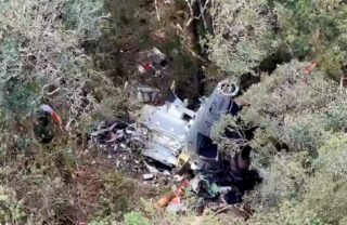Vídeo: Câmera de segurança capta áudio de momento de queda de helicóptero em SC