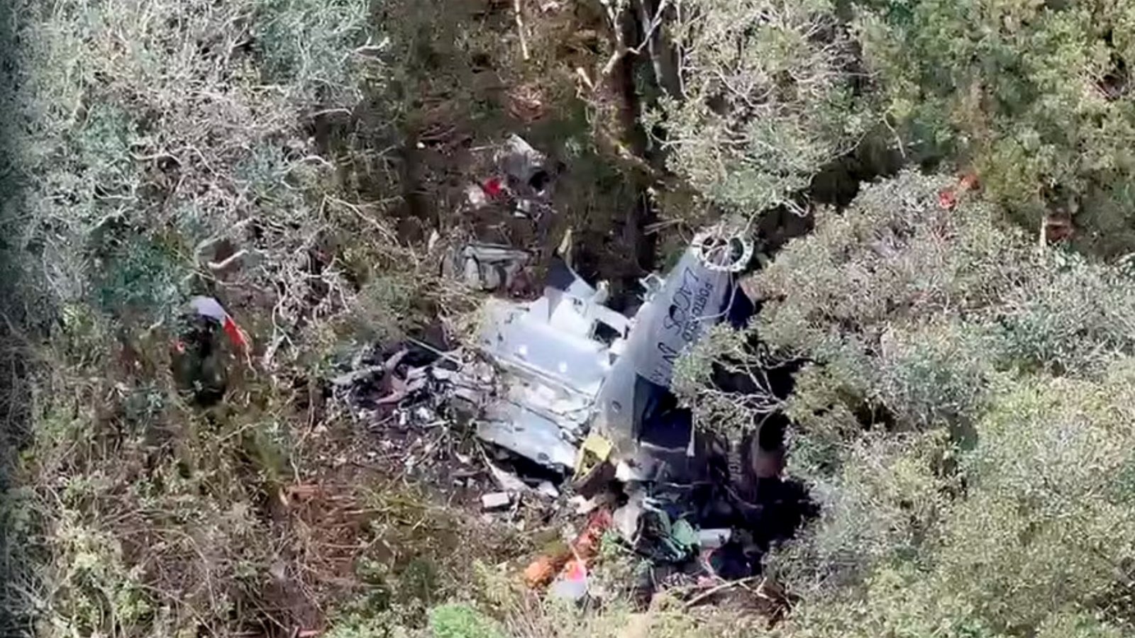 Vídeo: Câmera de segurança capta áudio de momento de queda de helicóptero em SC