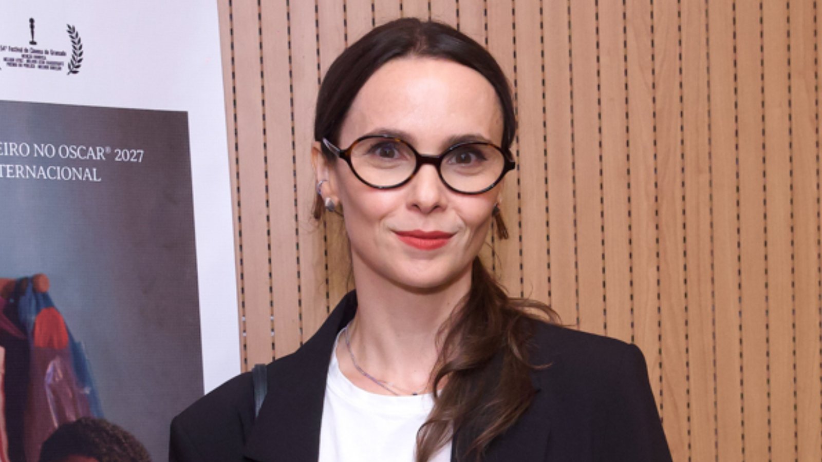Débora Falabella reage a rumores de que faria apenas uma participação em “Avenida Brasil 2”; assista