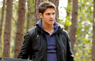 Steven R. McQueen, o Jeremy de “The Vampire Diaries”, se manifesta pela 1ª vez em anos nas redes sociais após aparição em evento viralizar