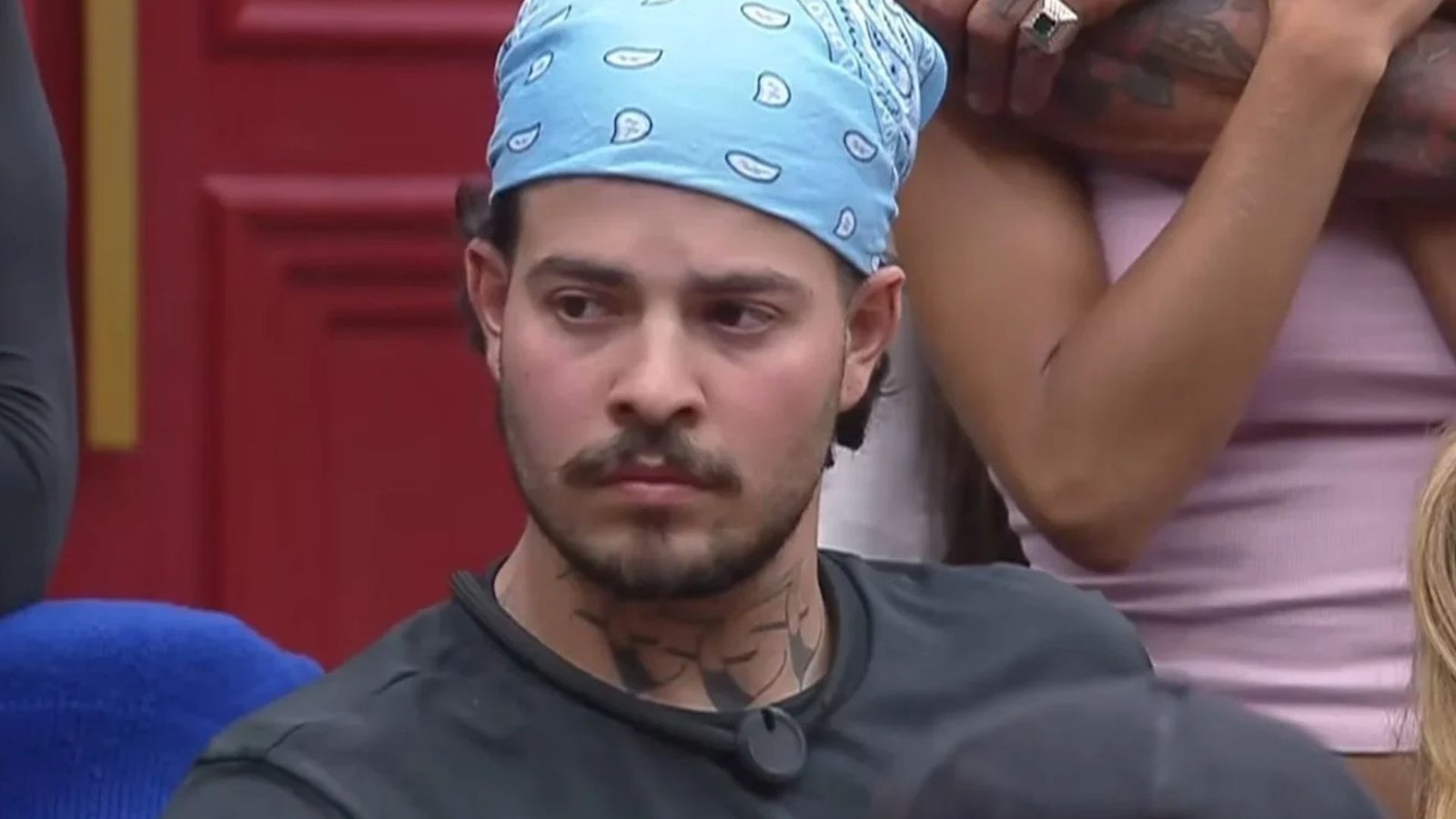 A Fazenda 18: Record exibe momento em que Jottapê desiste do reality; assista