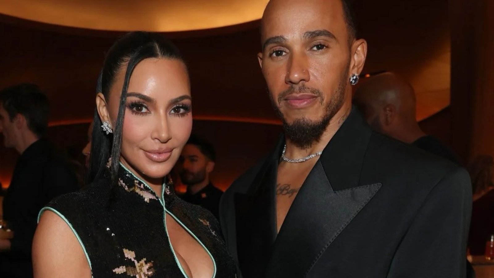 Lewis Hamilton revela presente especial aos filhos de Kim Kardashian e comenta rotina com os enteados; assista